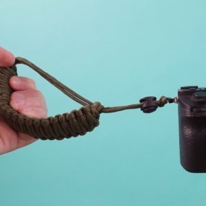 Paracord flexible strap