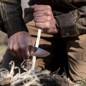 ferro rod shutterstock 2126476436 FUBEN