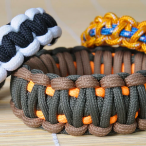 paracord bracelet iStock 525271031 1024x680 1