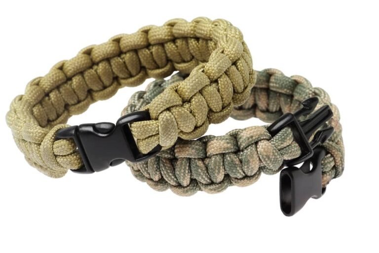 paracord bracelet iStock 538086341