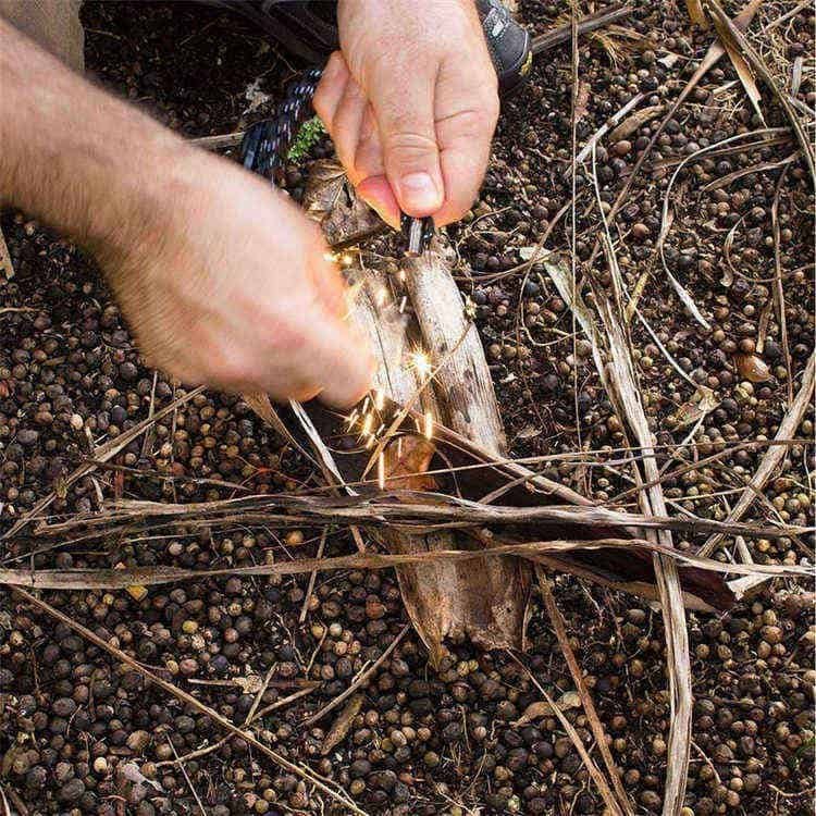 paracord keychain image 5 3